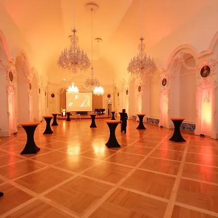 Pentahotel Hotell 4*
